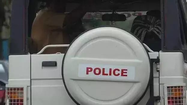 शॉर्ट्स गीला करने पर बच्चे को स्पैचुला से जलाने के आरोप में मां गिरफ्तार