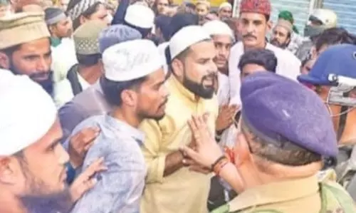Bareilly: उपद्रव की साजिश रचने वालों पर शिकंजा, 16 गिरफ्तार Bareilly: उपद्रव की साजिश रचने वालों पर शिकंजा, 16 गिरफ्तार