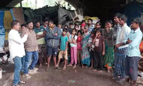 मूसी नदी में उफान, बाढ़ के खतरे के बीच GHMC ने 55 लोगों को निकाला मूसी नदी में उफान, बाढ़ के खतरे के बीच GHMC ने 55 लोगों को निकाला