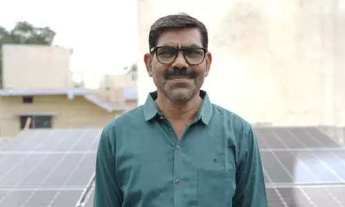 पड़ोसी को देख पड़ोसी ने लगवाया अपनी छत पर भी सोलर पैनल