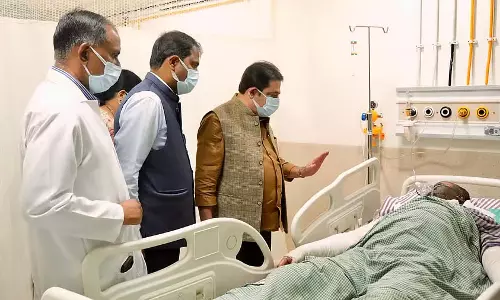 जमीर ने सिलेंडर विस्फोट स्थल का दौरा किया; घायलों का हालचाल जाना जमीर ने सिलेंडर विस्फोट स्थल का दौरा किया; घायलों का हालचाल जाना