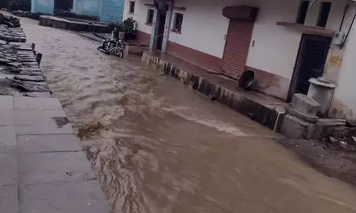 Sontha : बाढ़ का पानी घर में घुस गया