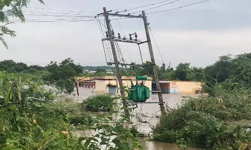 Kalaburagi : डोनूर सरकारी स्कूल की सुरक्षा कौन करेगा? Kalaburagi : डोनूर सरकारी स्कूल की सुरक्षा कौन करेगा?