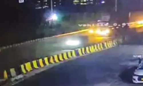 तेज रफ्तार थार ने गुरुग्राम में किया बड़ा हादसा, पांच की मौत CCTV में दर्ज तेज रफ्तार थार ने गुरुग्राम में किया बड़ा हादसा, पांच की मौत CCTV में दर्ज