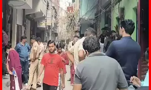 डबल मर्डर से सनसनी, शख्स ने अपनी पत्नी और बेटे को बनाया निशाना डबल मर्डर से सनसनी, शख्स ने अपनी पत्नी और बेटे को बनाया निशाना