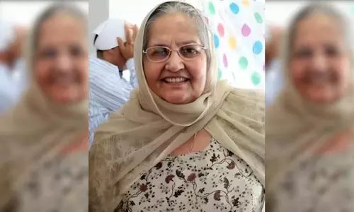 Punjabi दादी 30 साल बाद अमेरिका से भारत आईं Punjabi दादी 30 साल बाद अमेरिका से भारत आईं