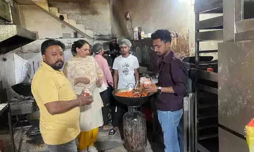 Ludhiana: सुरक्षित उत्सव सुनिश्चित करने के लिए, स्वास्थ्य विभाग ने शहर में खाद्य सुरक्षा जांच को मजबूत किया