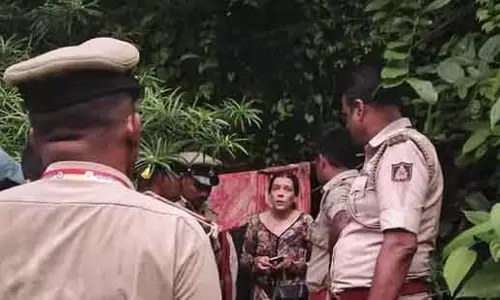 कर्नाटक HC ने कहा – घर लौट सकती हैं गुफा में मिली रूसी महिला और उसकी बेटियां कर्नाटक HC ने कहा – घर लौट सकती हैं गुफा में मिली रूसी महिला और उसकी बेटियां