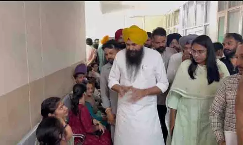 Chandigarh: सांसद कंग ने खरड़ मंडी, तहसील कार्यालय का दौरा किया Chandigarh: सांसद कंग ने खरड़ मंडी, तहसील कार्यालय का दौरा किया