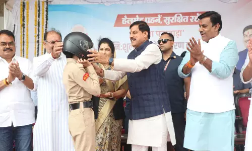 मध्य प्रदेश में मुख्यमंत्री यादव ने सड़क सुरक्षा अभियान शुरू किया मध्य प्रदेश में मुख्यमंत्री यादव ने सड़क सुरक्षा अभियान शुरू किया