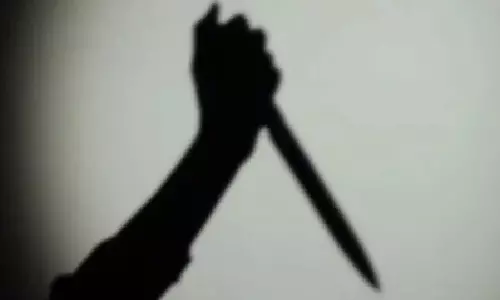 मध्य प्रदेश में भीड़ के हमले में एक व्यक्ति ने बच्चे का सिर काटा, मौत मध्य प्रदेश में भीड़ के हमले में एक व्यक्ति ने बच्चे का सिर काटा, मौत