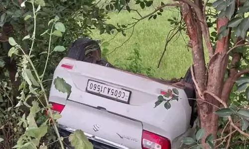 मगरलोड थाना क्षेत्र में कार पलटी, बच्ची समेत तीन लोगों की जान बची मगरलोड थाना क्षेत्र में कार पलटी, बच्ची समेत तीन लोगों की जान बची