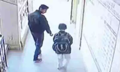 Bhopal: मासूम की हत्या, जांच में सामने आया ट्यूटर के जुनूनी प्यार का सच Bhopal: मासूम की हत्या, जांच में सामने आया ट्यूटर के जुनूनी प्यार का सच