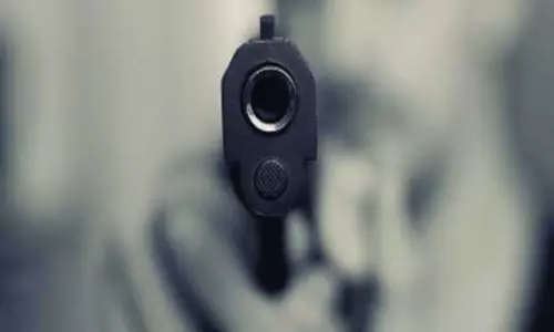 Half Murder: पति ने पत्नी और बेटे पर चलाई गोली, हालत गंभीर