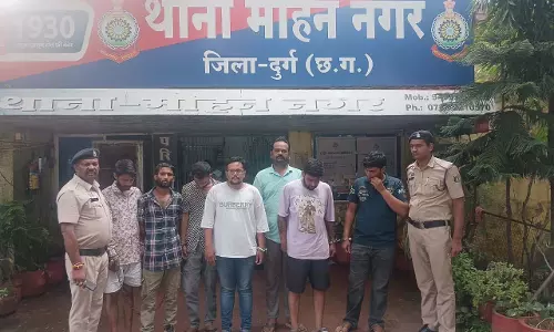 दुर्ग पुलिस की बड़ी कार्रवाई: चिट्टा तस्करों का गिरोह ध्वस्त, 7 आरोपी गिरफ्तार दुर्ग पुलिस की बड़ी कार्रवाई: चिट्टा तस्करों का गिरोह ध्वस्त, 7 आरोपी गिरफ्तार