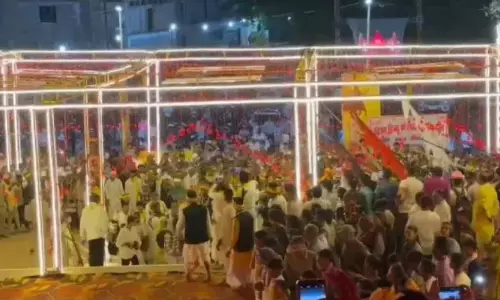 CG: गरबा उत्सव के दौरान छात्रों में विवाद, मुस्लिम छात्र ने हिंदू छात्र पर किया हमला CG: गरबा उत्सव के दौरान छात्रों में विवाद, मुस्लिम छात्र ने हिंदू छात्र पर किया हमला