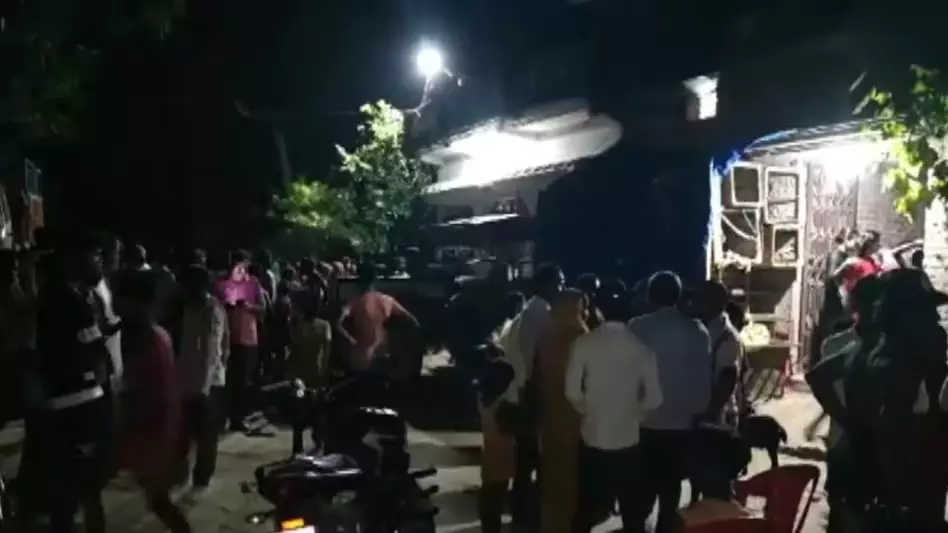 दोस्तों संग घूमने निकले युवक की हत्या, खेत में मिली लाश दोस्तों संग घूमने निकले युवक की हत्या, खेत में मिली लाश