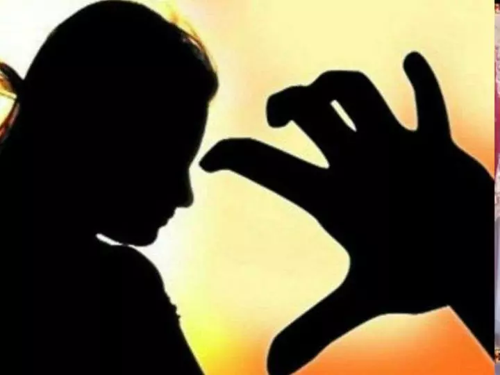 रील नहीं बनाई पत्नी ने, पति ने किया बेघर रील नहीं बनाई पत्नी ने, पति ने किया बेघर