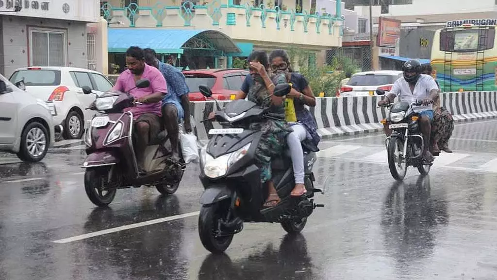 Tamil Nadu में 6 दिनों तक मध्यम बारिश की संभावना Tamil Nadu में 6 दिनों तक मध्यम बारिश की संभावना