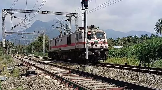 क्रॉसिंगों पर इंटरलॉकिंग उपकरण लगाने के लिए 230 करोड़ का वित्त पोषण प्रदान किया गया क्रॉसिंगों पर इंटरलॉकिंग उपकरण लगाने के लिए 230 करोड़ का वित्त पोषण प्रदान किया गया