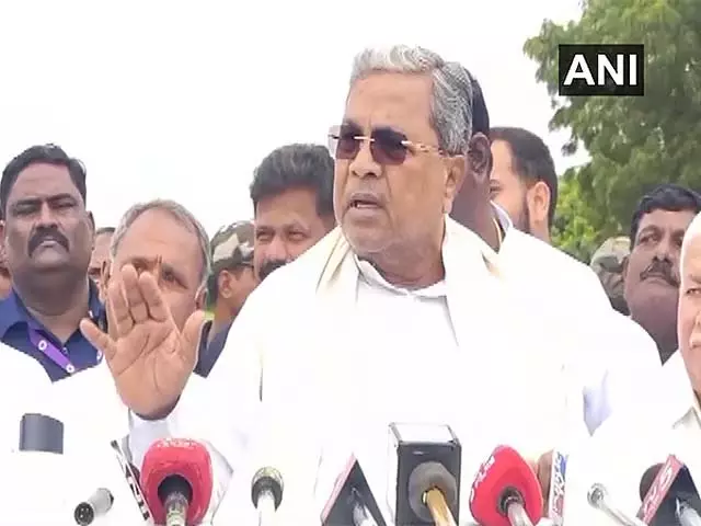 कृष्णा-भीमा नदियों के तट पर बाढ़; CM ने तत्काल राहत कार्य चलाने के निर्देश दिए कृष्णा-भीमा नदियों के तट पर बाढ़; CM ने तत्काल राहत कार्य चलाने के निर्देश दिए