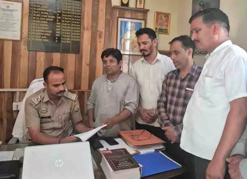 मंडी थलौट में PWD कार्यालय बंद होने से आक्रोश मंडी थलौट में PWD कार्यालय बंद होने से आक्रोश