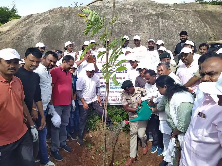 पर्यटन स्थलों पर स्वच्छता को प्राथमिकता दें: Minister K.H. Muniyappa पर्यटन स्थलों पर स्वच्छता को प्राथमिकता दें: Minister K.H. Muniyappa