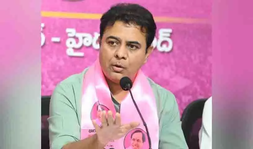 पोंगुलेटी पर ईडी के छापों की पहली वर्षगांठ पर KTR ने BJP-कांग्रेस के ‘अपवित्र गठबंधन’ की आलोचना की पोंगुलेटी पर ईडी के छापों की पहली वर्षगांठ पर KTR ने BJP-कांग्रेस के ‘अपवित्र गठबंधन’ की आलोचना की