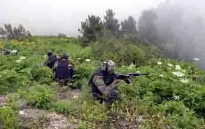 LoC पर घुसपैठ की कोशिश नाकाम, दो आतंकवादी ढेर LoC पर घुसपैठ की कोशिश नाकाम, दो आतंकवादी ढेर