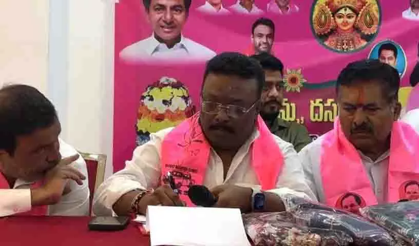 BRS ने बथुकम्मा की उपेक्षा और हैदराबाद की नागरिक समस्याओं को लेकर कांग्रेस सरकार की आलोचना की BRS ने बथुकम्मा की उपेक्षा और हैदराबाद की नागरिक समस्याओं को लेकर कांग्रेस सरकार की आलोचना की