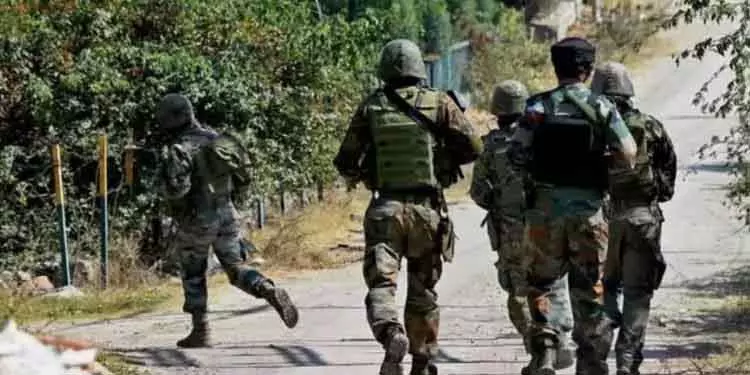 जम्मू-कश्मीर में नियंत्रण रेखा पर घुसपैठ की कोशिश सुरक्षा बलों ने नाकाम की जम्मू-कश्मीर में नियंत्रण रेखा पर घुसपैठ की कोशिश सुरक्षा बलों ने नाकाम की