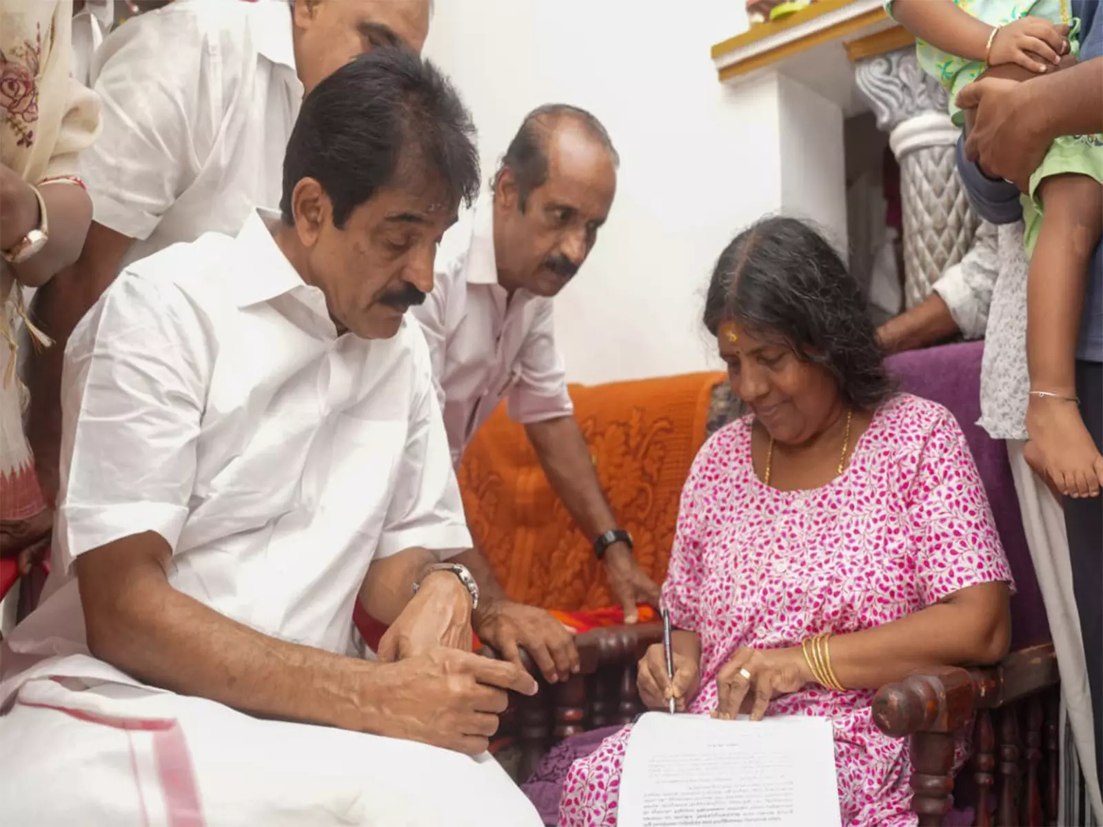 केसी वेणुगोपाल अलप्पुझम में वोट चोरी, गद्दी छोड़ अभियान में शामिल हुए, कहा वोट चोरी लोकतंत्र पर बड़ा हमला केसी वेणुगोपाल अलप्पुझम में वोट चोरी, गद्दी छोड़ अभियान में शामिल हुए, कहा वोट चोरी लोकतंत्र पर बड़ा हमला