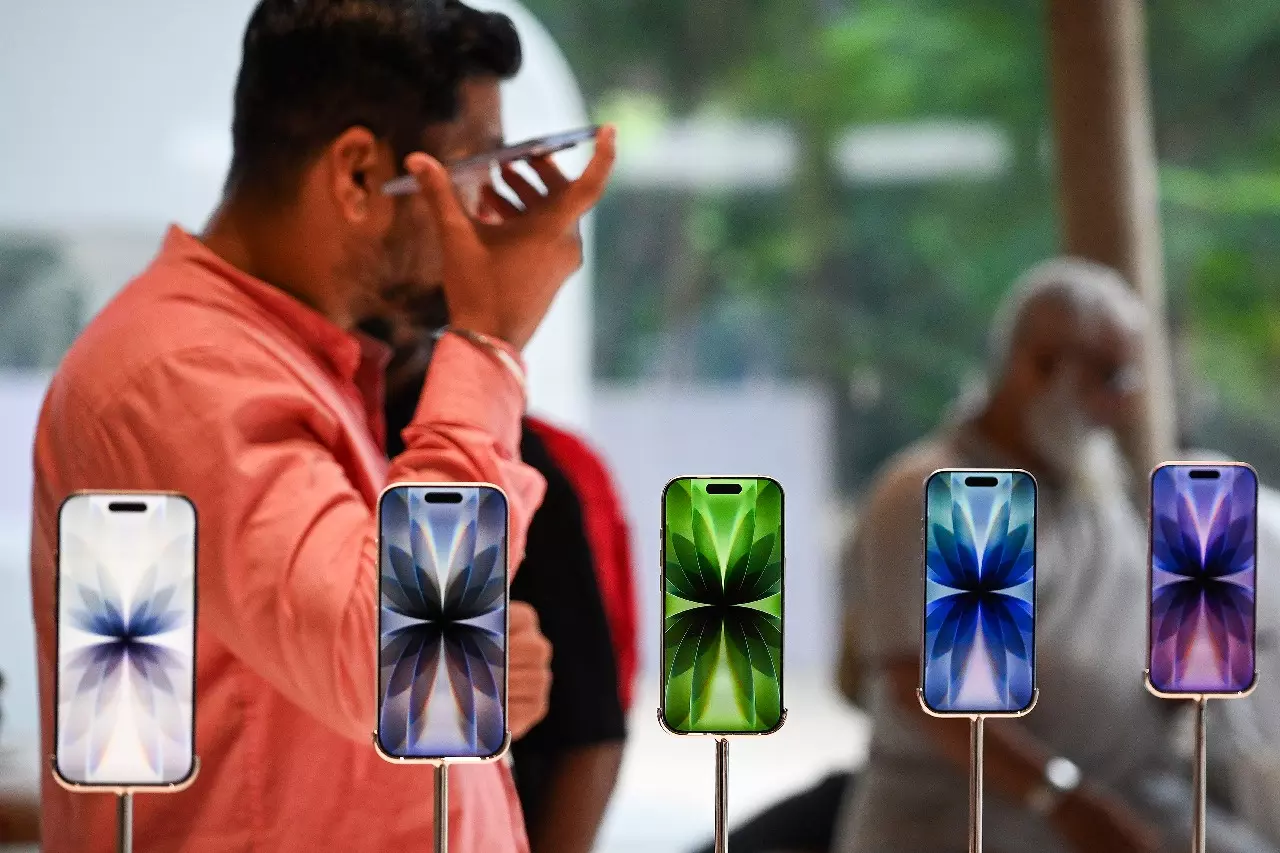 भारत में Apple iPhone 17 Air और 17 मॉडल की बिक्री मजबूत रही भारत में Apple iPhone 17 Air और 17 मॉडल की बिक्री मजबूत रही