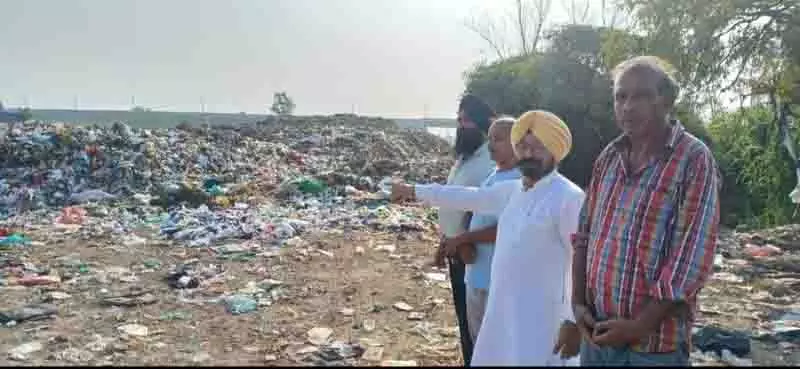 Sirhind में कूड़ाघर को ‘स्थानांतरित’ करने को लेकर आप इकाई में क्रेडिट वॉर Sirhind में कूड़ाघर को ‘स्थानांतरित’ करने को लेकर आप इकाई में क्रेडिट वॉर