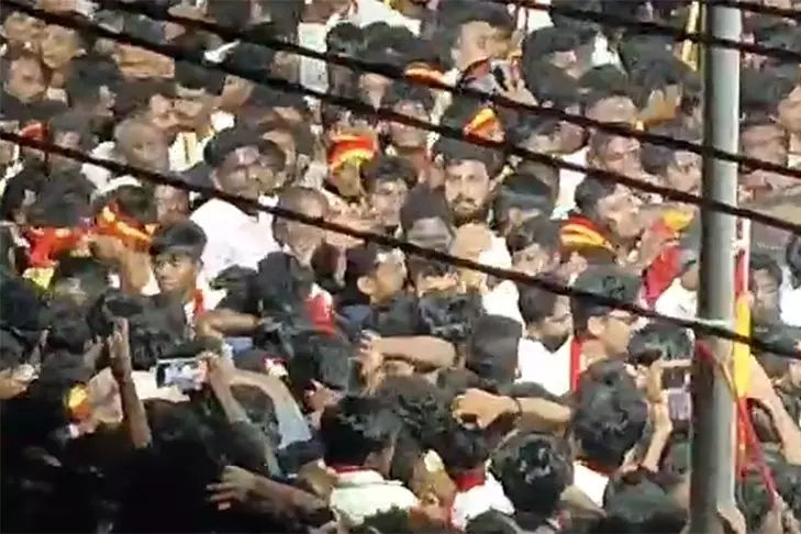 करूर भगदड़ पर राजनीतिक दबाव बढ़ा, सुप्रीम कोर्ट से जांच की मांग करूर भगदड़ पर राजनीतिक दबाव बढ़ा, सुप्रीम कोर्ट से जांच की मांग