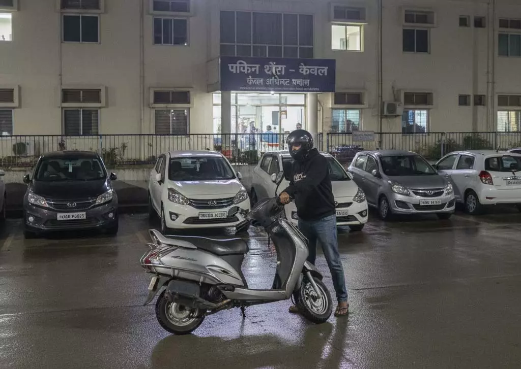 अस्पताल परिसर से एक्टिवा चोरी, महिला ने थाने में दर्ज कराई रिपोर्ट अस्पताल परिसर से एक्टिवा चोरी, महिला ने थाने में दर्ज कराई रिपोर्ट