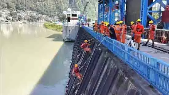 Uttarakhand: लापता स्थानीय पत्रकार का शव 10 दिन बाद बैराज से मिला Uttarakhand: लापता स्थानीय पत्रकार का शव 10 दिन बाद बैराज से मिला