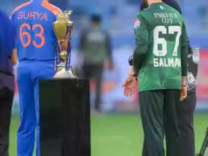 Asia Cup: भारत ने गेंदबाजी का फैसला किया, चोटिल पांड्या की जगह रिंकू को मौका Asia Cup: भारत ने गेंदबाजी का फैसला किया, चोटिल पांड्या की जगह रिंकू को मौका