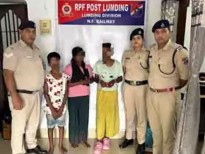 पूर्वोत्तर सीमांत रेलवे के RPF ने छह दिनों में 21 लोगों को बचाया पूर्वोत्तर सीमांत रेलवे के RPF ने छह दिनों में 21 लोगों को बचाया