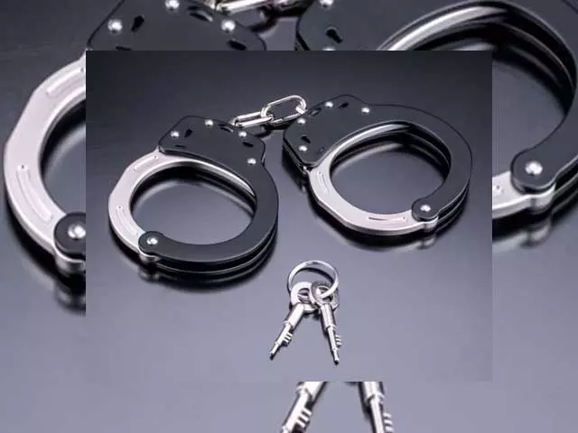 मोगा पुलिस ने दो नशा तस्करों को किया गिरफ्तार, तीन दिन की पुलिस रिमांड में भेजा मोगा पुलिस ने दो नशा तस्करों को किया गिरफ्तार, तीन दिन की पुलिस रिमांड में भेजा