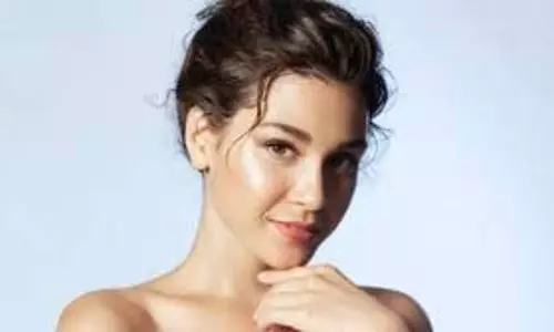 Glowing Skin Overnight: इन आसान ब्यूटी हैक्स से रातोंरात हीरोइन जैसी चमक पाएं