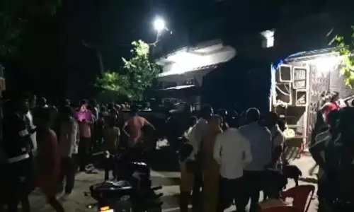 दोस्तों संग घूमने निकले युवक की हत्या, खेत में मिली लाश