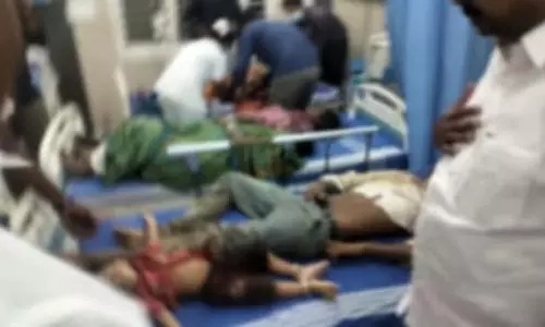 करूर भगदड़ में मारे गए 39 लोगों में से 22 के शव सौंपे गए करूर भगदड़ में मारे गए 39 लोगों में से 22 के शव सौंपे गए