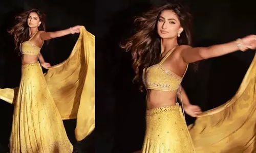 Navratri Day 6 Color: मां कात्यायनी की पूजा में शुभ माना जाता है ये रंग, श्रृंगार में अपनाएं