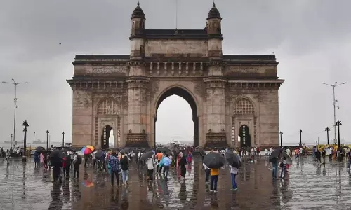 Mumbai : कोलाबा में 120.8 मिमी बारिश दर्ज, 24 घंटे में सबसे ज़्यादा बारिश Mumbai : कोलाबा में 120.8 मिमी बारिश दर्ज, 24 घंटे में सबसे ज़्यादा बारिश