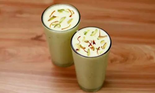 Saffron Pistachio Shake:शरीर को ठंडक पहुंचाकर देता है राहत Saffron Pistachio Shake:शरीर को ठंडक पहुंचाकर देता है राहत