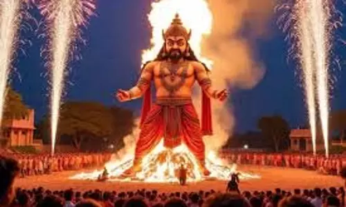 Dussehra 2025 Diyas: विजयादशमी पर घर में दीये जलाना माना जाता है शुभ Dussehra 2025 Diyas: विजयादशमी पर घर में दीये जलाना माना जाता है शुभ