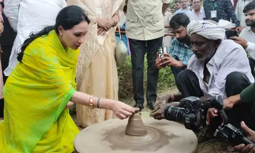 Jaipur: उप मुख्यमंत्री ने दो दिवसीय आभानेरी फेस्टिवल में लिया भाग Jaipur: उप मुख्यमंत्री ने दो दिवसीय आभानेरी फेस्टिवल में लिया भाग