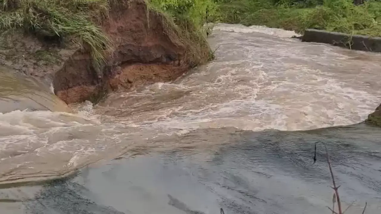 Kalahandi रेत बांध टूटा, दक्षिणी ओडिशा में खतरे की आशंका