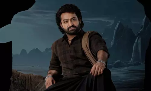 जूनियर एनटीआर स्टारर Devara 2 की टीम ने फिल्म की पहली वर्षगांठ पर पुष्टि की जूनियर एनटीआर स्टारर Devara 2 की टीम ने फिल्म की पहली वर्षगांठ पर पुष्टि की